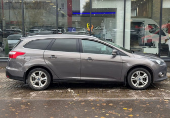 Подержанный автомобиль Ford Focus Wagon 2012 года (4 фото)