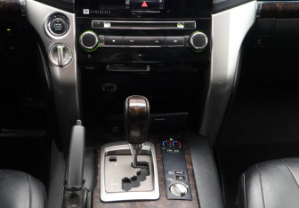 Подержанный автомобиль Toyota Land Cruiser Suv 2014 года (9 фото)