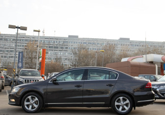 Подержанный автомобиль Volkswagen Passat Sedan 2011 года (6 фото)