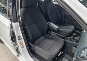 Подержанный автомобиль Skoda Rapid Liftback 2022 года (23 фото)