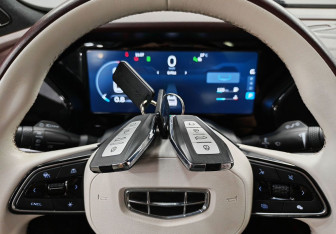 Подержанный автомобиль Geely Monjaro 2023 года (20 фото)