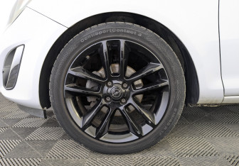 Подержанный автомобиль Opel Corsa 2012 года (12 фото)