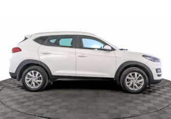 Подержанный автомобиль Hyundai Tucson 2020 года (4 фото)