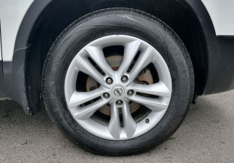 Подержанный автомобиль Nissan Qashqai+2 2012 года (18 фото)