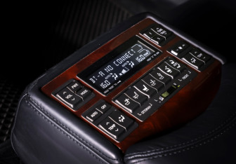 Подержанный автомобиль Lexus LS 2010 года (13 фото)