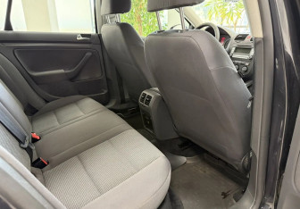 Подержанный автомобиль Volkswagen Jetta Sedan 2008 года (19 фото)