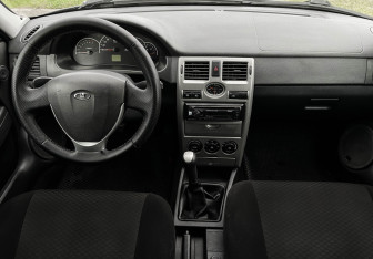 Подержанный автомобиль LADA (ВАЗ) Priora Hatchback 2013 года (12 фото)