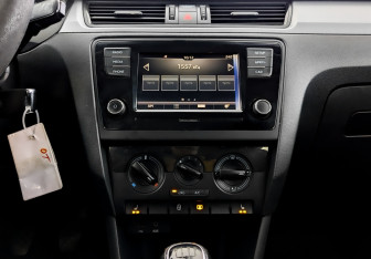 Подержанный автомобиль Skoda Rapid Liftback 2017 года (15 фото)