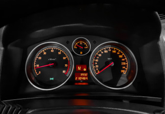 Подержанный автомобиль Opel Zafira Compactvan 2007 года (12 фото)