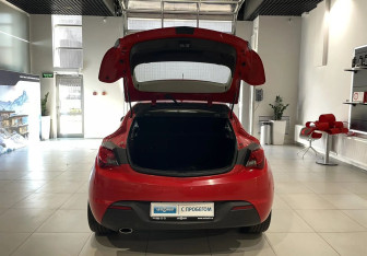 Подержанный автомобиль Opel Astra Hatchback 2012 года (7 фото)