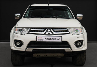Подержанный автомобиль Mitsubishi Pajero Sport 2015 года (2 фото)