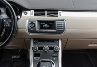 Подержанный автомобиль Land Rover Range Rover Evoque 2015 года (16 фото)