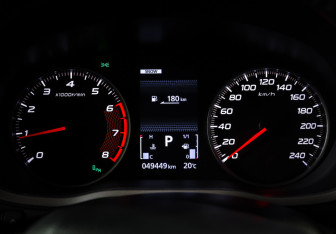 Подержанный автомобиль Mitsubishi Eclipse Cross 2019 года (16 фото)