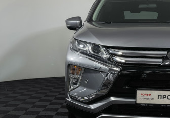 Подержанный автомобиль Mitsubishi Eclipse Cross 2019 года (15 фото)