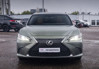 Подержанный автомобиль Lexus ES 2021 года (2 фото)