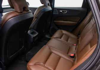 Подержанный автомобиль Volvo XC60 2018 года (11 фото)