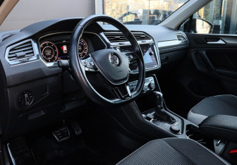 Подержанный автомобиль Volkswagen Tiguan 2018 года (14 фото)