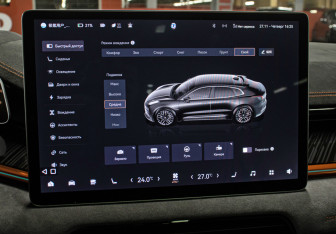 Подержанный автомобиль Zeekr 001 2023 года (19 фото)