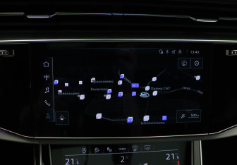 Подержанный автомобиль Audi Q7 2015 года (17 фото)