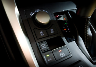 Подержанный автомобиль Lexus NX 2016 года (27 фото)