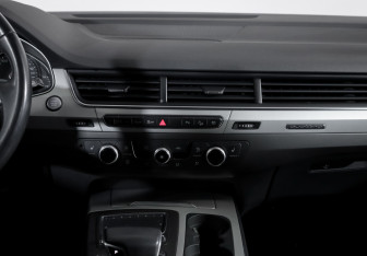 Подержанный автомобиль Audi Q7 2018 года (13 фото)