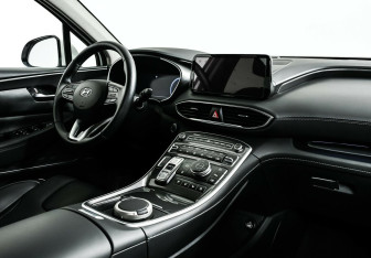 Подержанный автомобиль Hyundai Santa Fe 2022 года (7 фото)