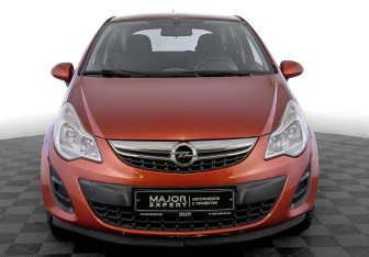 Подержанный автомобиль Opel Corsa 2011 года (2 фото)