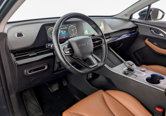 Подержанный автомобиль Omoda C5 2023 года (16 фото)
