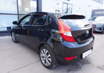 Подержанный автомобиль Hyundai Solaris Hatchback 2014 года (7 фото)