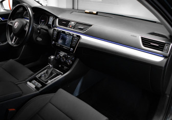 Подержанный автомобиль Skoda Superb Liftback 2018 года (27 фото)