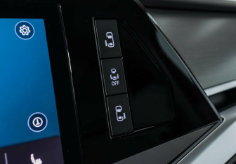 Подержанный автомобиль Volkswagen Multivan 2022 года (13 фото)