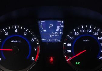 Подержанный автомобиль Hyundai Solaris Hatchback 2011 года (15 фото)