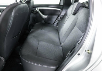 Подержанный автомобиль Nissan Terrano 2017 года (9 фото)