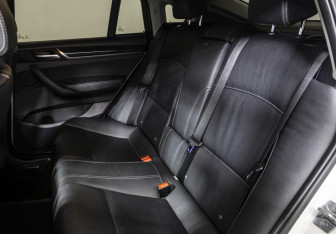 Подержанный автомобиль BMW X4 2016 года (18 фото)