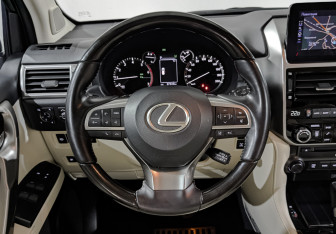 Подержанный автомобиль Lexus GX 2022 года (22 фото)