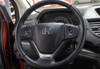 Подержанный автомобиль Honda CR-V 2014 года (17 фото)