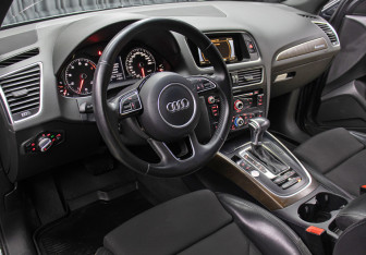 Подержанный автомобиль Audi Q5 2016 года (16 фото)