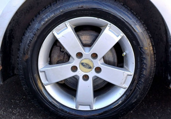 Подержанный автомобиль Ford Focus Wagon 2005 года (9 фото)