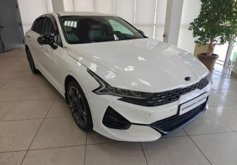Подержанный автомобиль Kia K5 2020 года (3 фото)