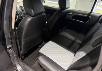 Подержанный автомобиль Ford Fusion 2008 года (9 фото)
