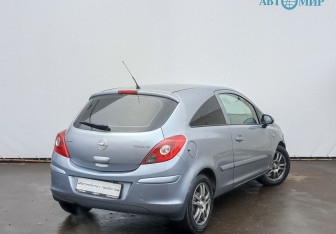Подержанный автомобиль Opel Corsa 2007 года (5 фото)