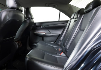 Подержанный автомобиль Toyota Camry Sedan 2013 года (12 фото)