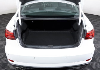 Подержанный автомобиль Audi A3 Sedan 2020 года (10 фото)