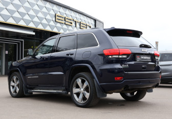 Подержанный автомобиль Jeep Grand Cherokee 2013 года (7 фото)