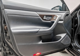 Подержанный автомобиль Nissan Teana 2014 года (18 фото)