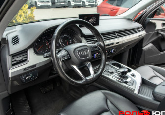 Подержанный автомобиль Audi Q7 2016 года (19 фото)