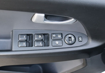 Подержанный автомобиль Kia Sportage 2013 года (11 фото)