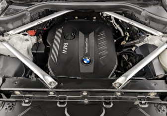 Подержанный автомобиль BMW X5 2018 года (9 фото)