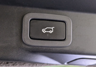 Подержанный автомобиль Land Rover Range Rover Sport 2018 года (26 фото)