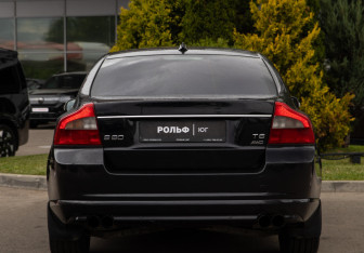 Подержанный автомобиль Volvo S80 2010 года (25 фото)